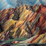 中国彩虹山调色板般神奇色彩是如何形成的? 中国彩虹山调色板般神奇色彩是如何形成的?