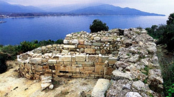 希腊考古学家称发现亚里士多德墓