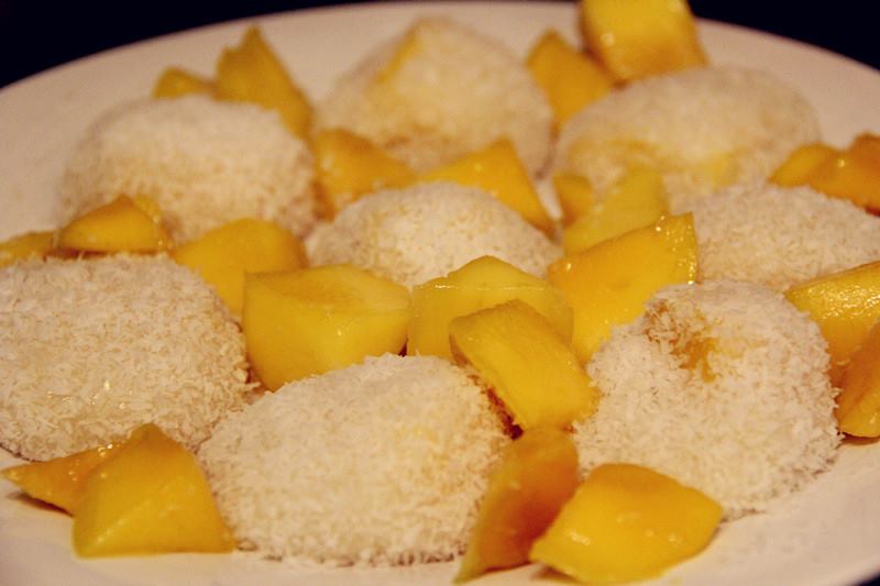 Simple Chinese Mango Glutinous Rice Ball Dessert