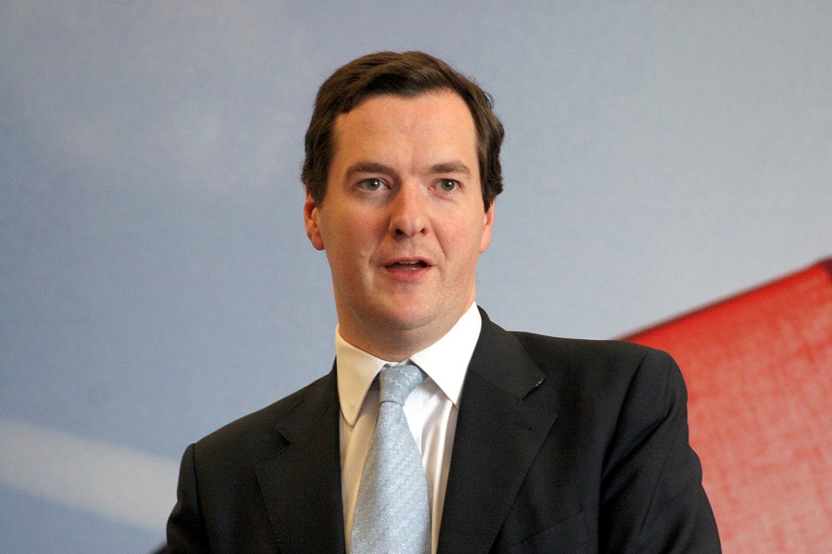 英国财政部长承诺投资1000万英镑推动汉语教育 front view of george osborne giving a speech