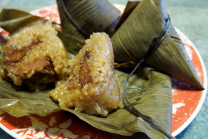 open bamboo leaf zongzi with filling