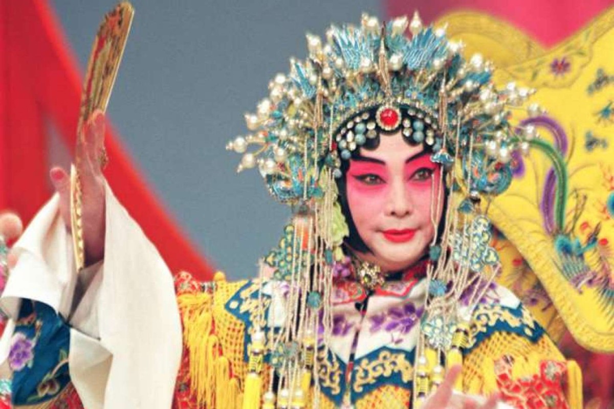 京剧大师梅葆玖去世 享年82岁 Peking opera great Mei Baojiu performing on TV in 1994