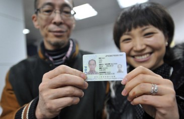 外国人在中国拿"绿卡"不容易