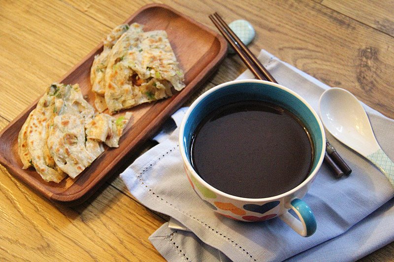 How to Make Spring Onion Pancake and Mung Bean Sweet Porridge