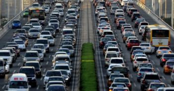 世界银行赠款助中国缓解城市交通问题 traffic jam in china