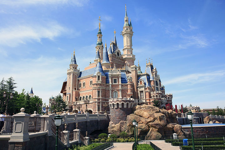 迪士尼打算进军中国三四线城市 shanghai disneyland castle