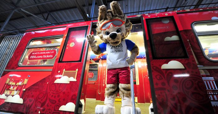 中国球迷期待去俄罗斯看世界杯 russia world cup mascot