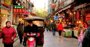 8 Essential Phrases to Get Around China