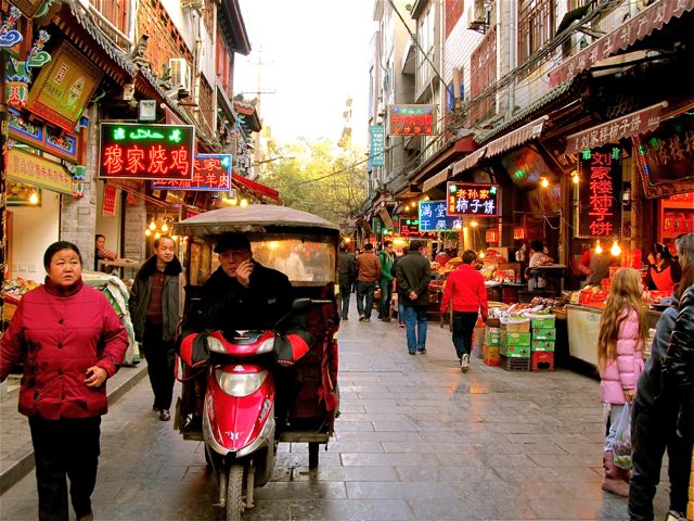 8 Essential Phrases to Get Around China