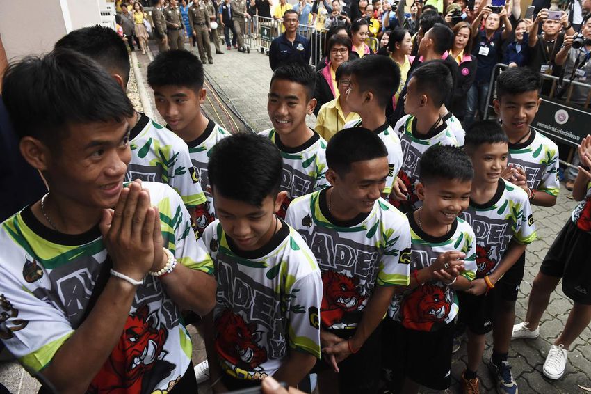 泰国少年足球队员山洞受困18天后成功获救 12 boys rescued from cave in thailand