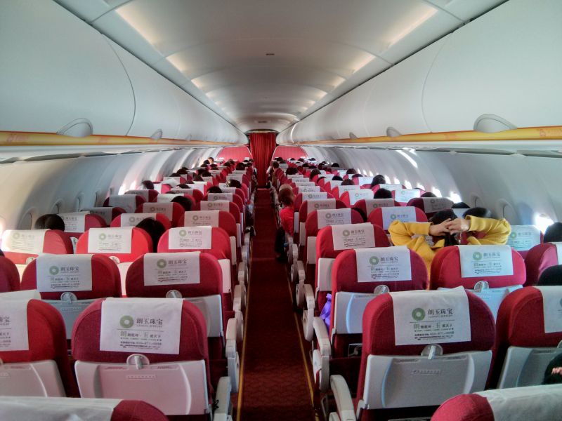 祥鹏航空公司可买“一人多座”机票 luck air airplane cabin