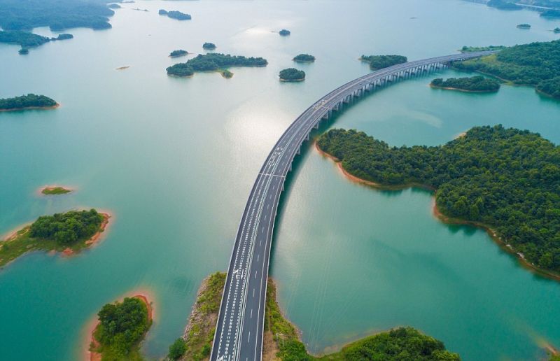 连接永宁县和武宁县永武高速公路建成 arial view of island motorway in china