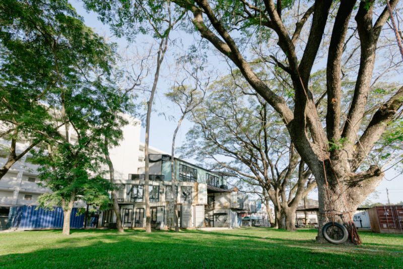 泰国高校用17只集装箱建造新校区 thai university campus build from shipping containers