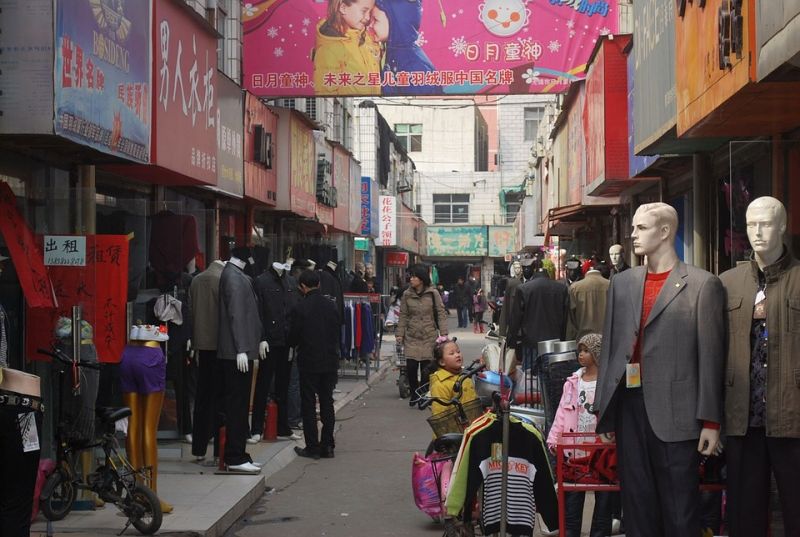 你会用租衣服来代替买衣服吗? clothing stores in china