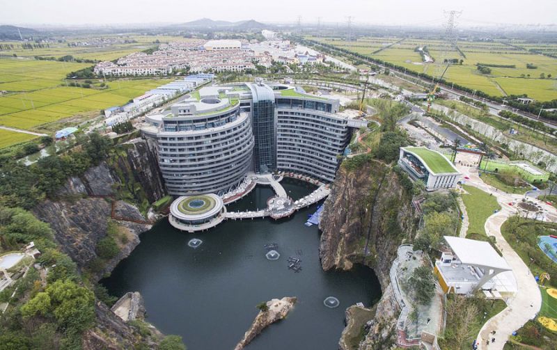 世界上第一个地下酒店在上海开业了 arial view of underground hotel in shanghai