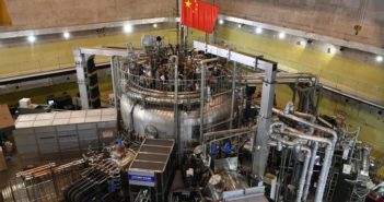 “人造太阳”温度达到一亿摄氏度 Experimental Advanced Superconducting Tokamak (EAST)