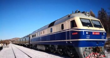 4182次火车——中国最北边人民的“生命线” train 4182 in inner mongolia
