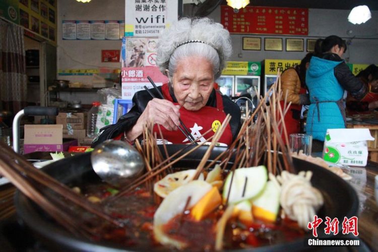 98 Year Old Woman Finds Internet Fame