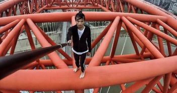 网红爬高楼死亡,花椒直播被判赔30000元 wu yongning filming video on top of bridge