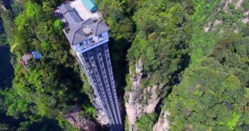 张家界的世界最高户外电梯 aerial view of world's highest elevator in china