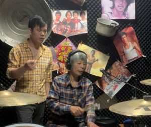 Rural Grandma Becomes Online Drumming Sensation