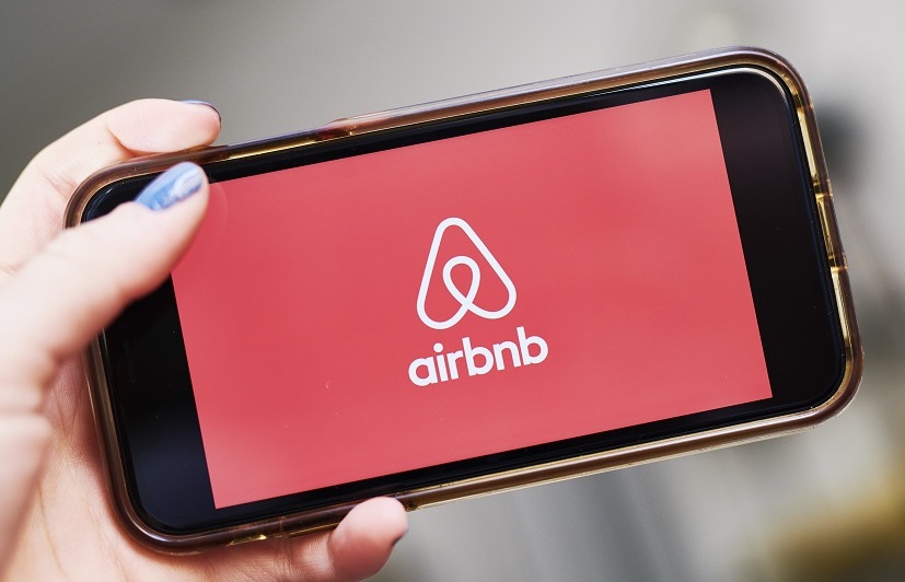 Airbnb to Quit China Market