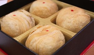 Eco-Friendly Mooncakes Prove Popular for Mid-Autumn Festival