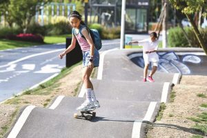 Surfskating On the Rise Among Chinese Youth