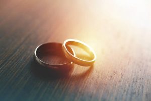 Police Return Lost Wedding Ring to Thai Couple in Taiwan
