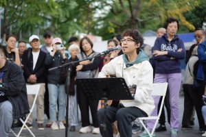 Street Singer Builds Fanbase on Social Media
