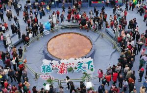 World's Largest Rice-Cake Cooked in Hunan