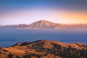 Chinese Swimmer Crosses Strait of Gibraltar