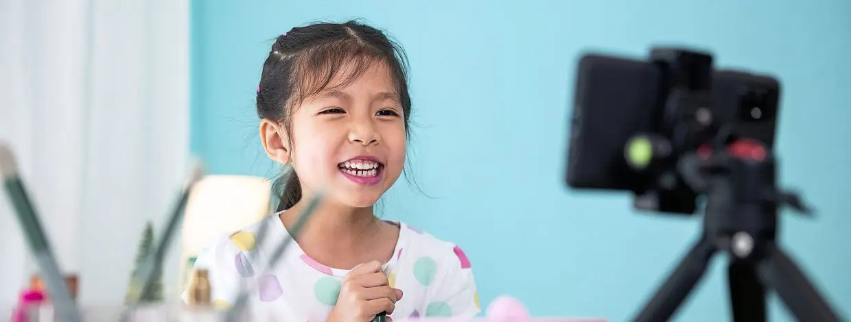 Rise of "Kidfluencers" Sparks Nationwide Debate in China