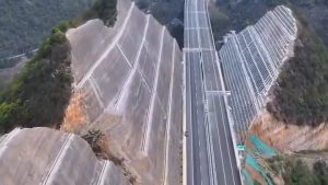 Mountains "Shaved" in Guizhou to Build Expressway