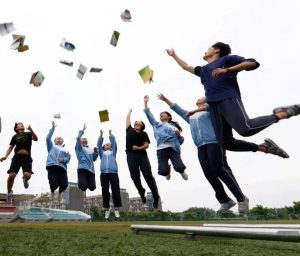 Post Exam Spending Marks Rite of Passage for Teens in China
