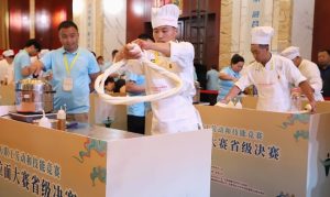 Students Learn Lanzhou Beef Noodles at Training School in Gansu