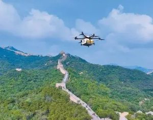 Drone Delivers Food to Great Wall of China