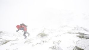 Hundreds of Trekkers Escape Blizzard on Everest