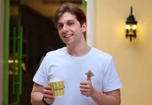 Italian Ice Cream Maker Chases Dream in Shanghai