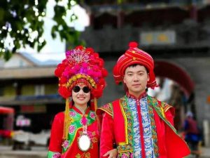 Why Bai Ethnic Group Brides Wear Sunglasses on Wedding Day