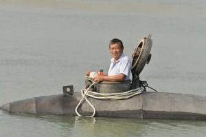 Chinese Farmer from Anhui Builds Working Submarine