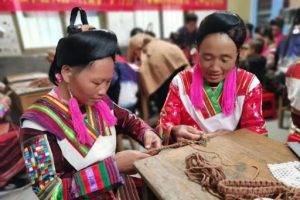 Rural Women from Guangxi Bring Handwoven Crafts to the World