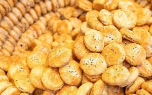 Spanish Customers Enjoy Chinese Golden Flatbread