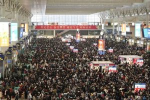 Three Expats Share Experiences of Spring Festival Travel Rush