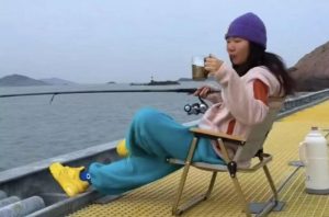 Women Leaves Executive Life in City to Live on Uninhabited Island