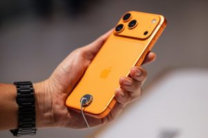 iPhone Makes Comeback in China with New Colour