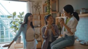 China's Youth Reject Fast-Paced Lives to Become "Old-School Humans&rdquo;