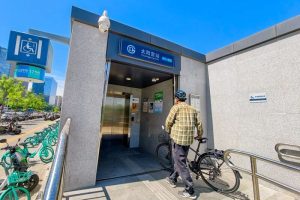 Beijing Opens Selected Subway Stations to Cyclists