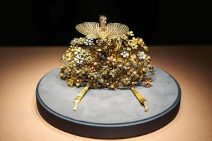 Sui Dynasty Golden Moth Hairpin Debuts at the National Museum