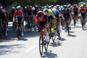 1,500 Cyclists Race Hengshui Lake's Shores in Hebei